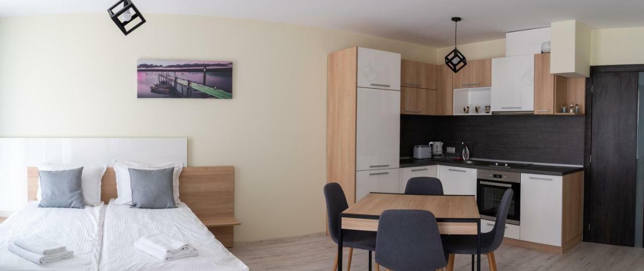 La Familia Apartments Warna Zewnętrze zdjęcie