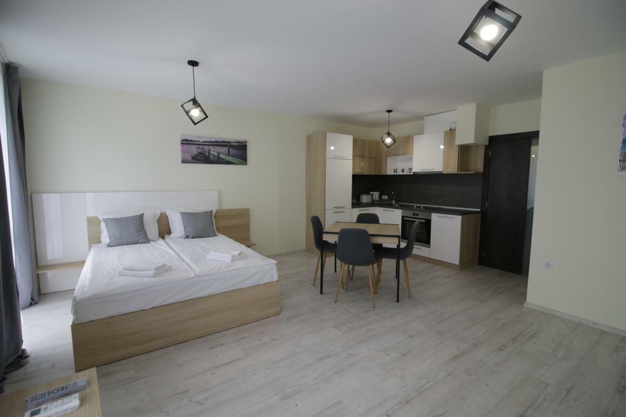 La Familia Apartments Warna Zewnętrze zdjęcie